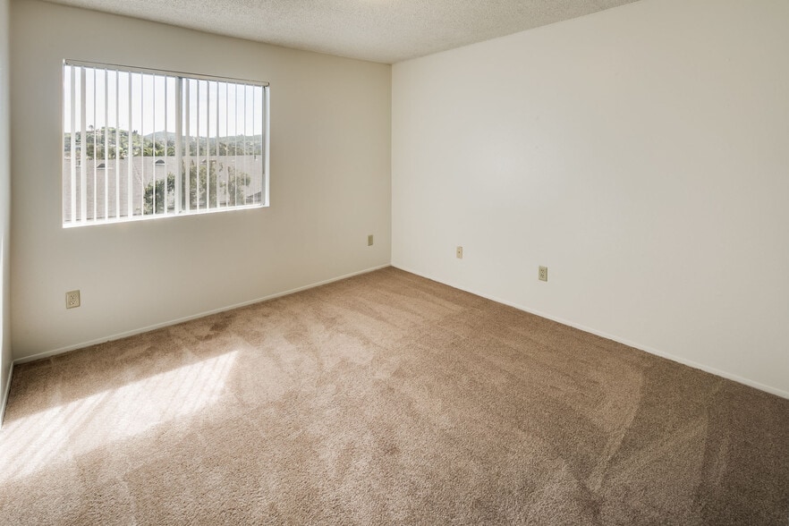 Building Photo - Stone Ridge Apartments