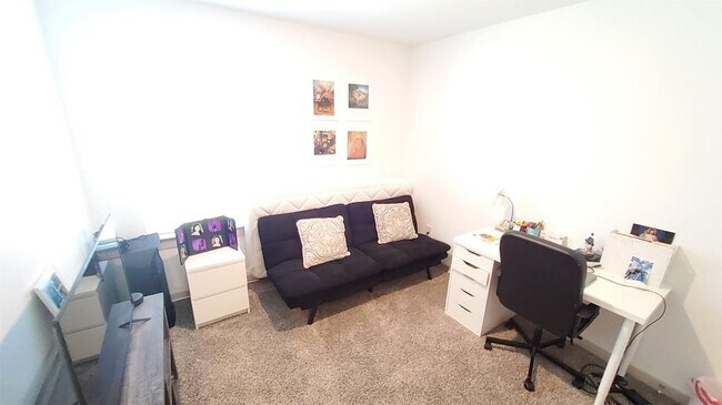 Building Photo - 4011 Itzle Is Ct