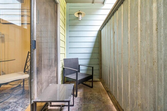 Building Photo - 3204 Menchaca Rd