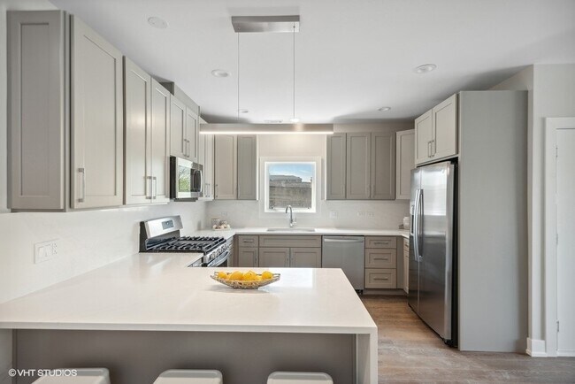 Building Photo - 4824 S Champlain Ave