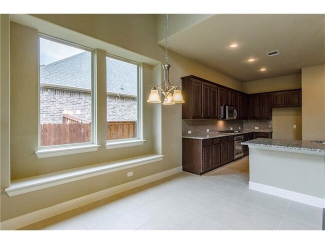 Building Photo - 10671 Villanova Dr