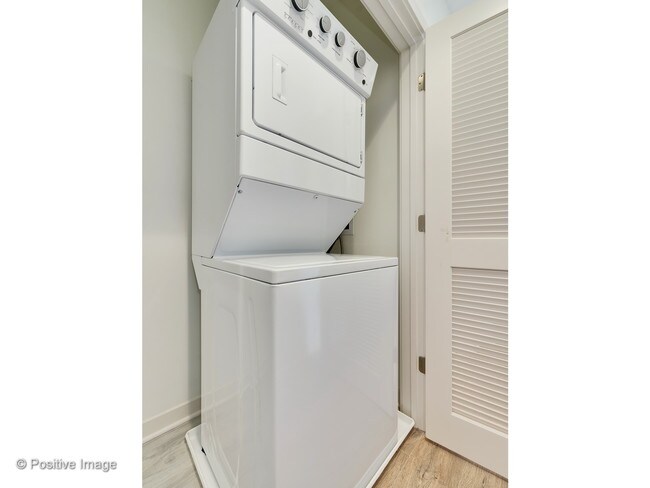 Building Photo - 2102 N Natchez Ave