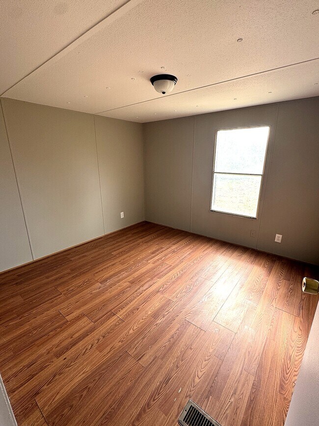 Building Photo - 330 Green Dragon Dr