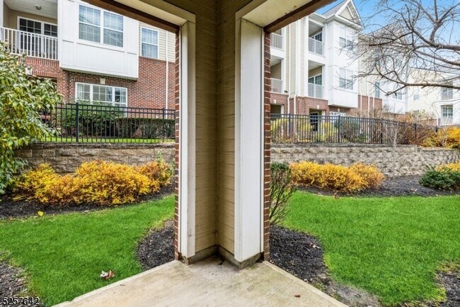 Building Photo - 101 Taft Ln