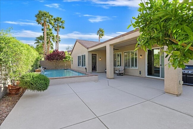 Building Photo - Rental Home with Large Pool