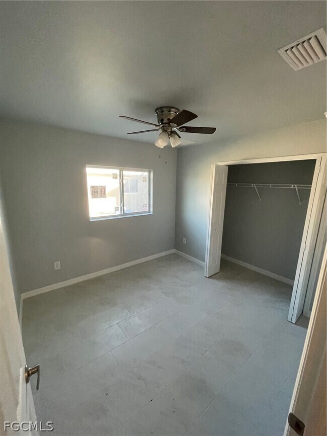 Building Photo - 3534 SW 17th Ave