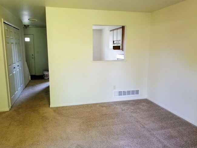 Building Photo - Wonderful 1BD in Great Downtown Zelienople...