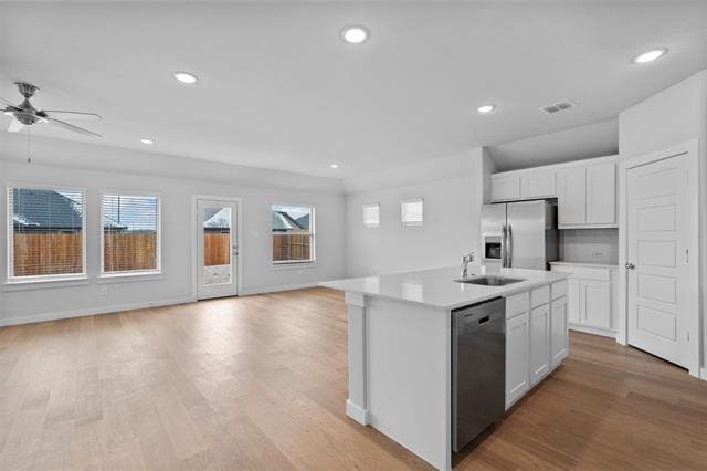 Building Photo - 350 Arcane St