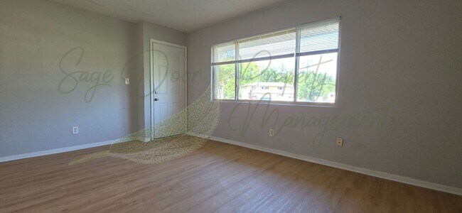 Building Photo - 5529-5531 Freeman Ct