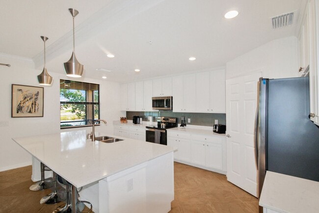 Building Photo - Sarasota National Seasonal Condo for Rent