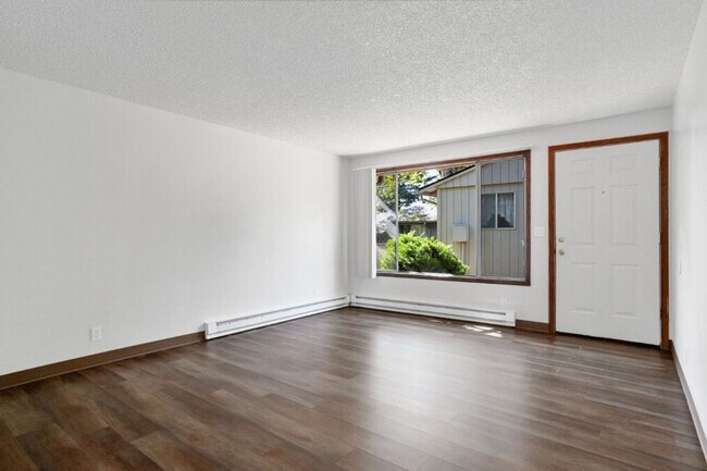 Interior Photo - 080-Salem Heights