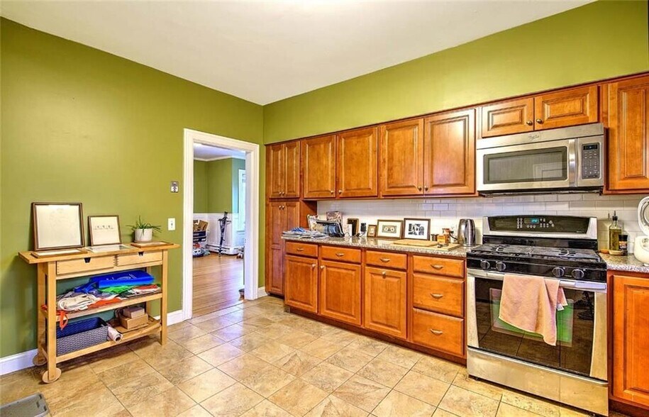 Building Photo - 130 Norwood Ave