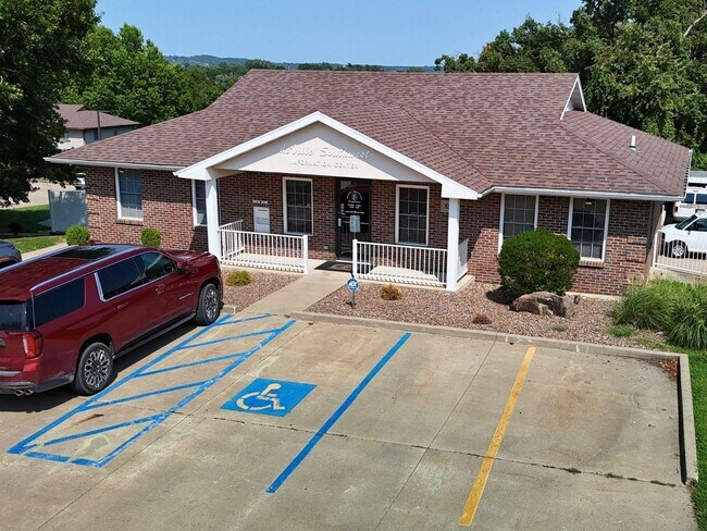 Building Photo - 829 Southwest Blvd