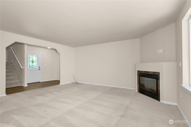 Building Photo - Listed For Rent