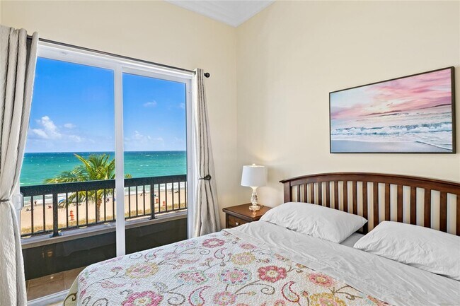 Building Photo - 4444 El Mar Dr