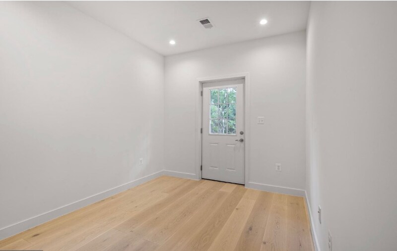 Building Photo - 5508 Clay Pl NE