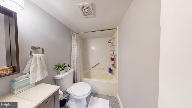 Building Photo - 124 Roberts Ln