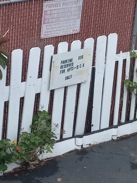 Building Photo - 630 Westbourne Dr