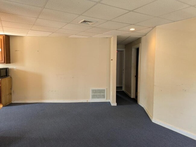 Building Photo - 437 Bay St