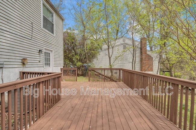 Building Photo - 7003 Rock Creek Dr