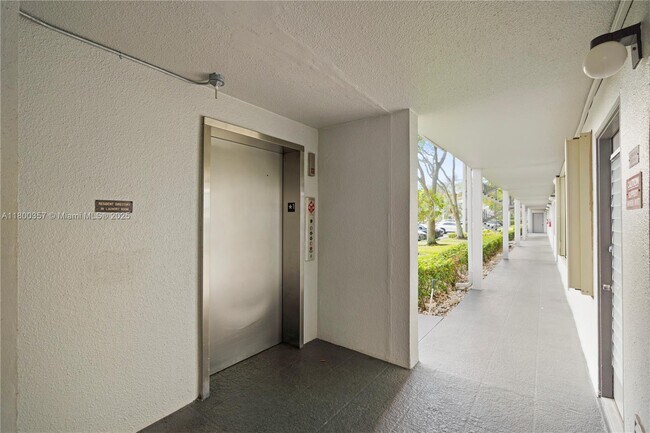 Building Photo - 300 SW 134th Way