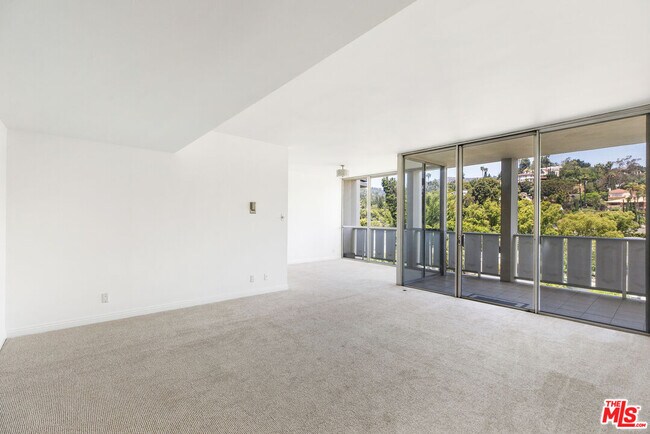 Building Photo - 4455 Los Feliz Blvd