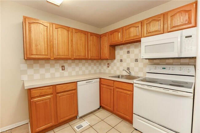 Building Photo - 1465 Kempsville Rd