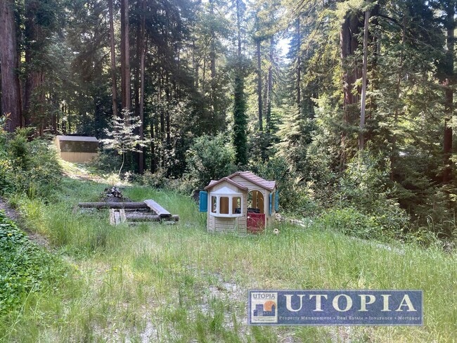 Building Photo - Gorgeous 4-bedroom, 2-bathroom Forest Lake Home with Deck, Office & Scenic Redwood Views