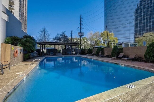 Building Photo - 5001 Woodway Dr