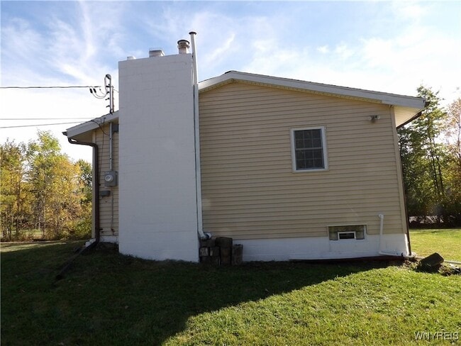Building Photo - 10332 Transit Rd