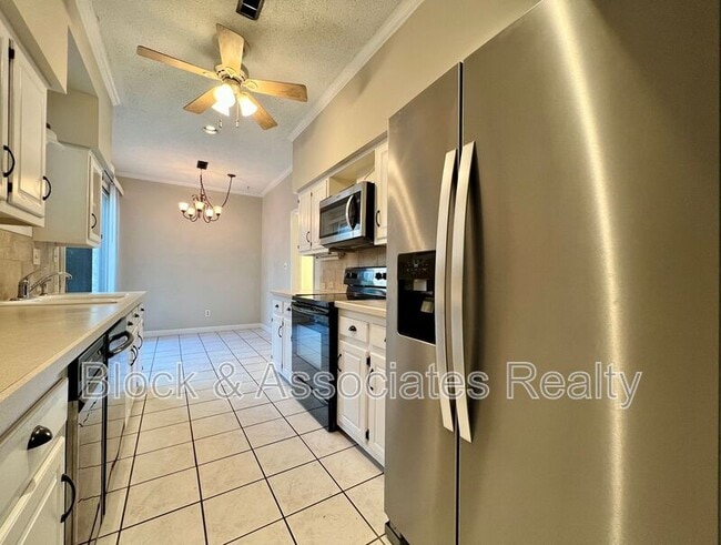 Building Photo - 207 Forest View Ct