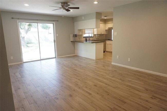 Building Photo - 5727 Braesvalley Dr
