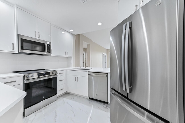 Primary Photo - 12510 Crystal Pointe Dr