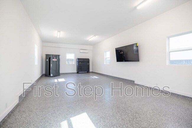 Building Photo - 175 Lamborghini Ln