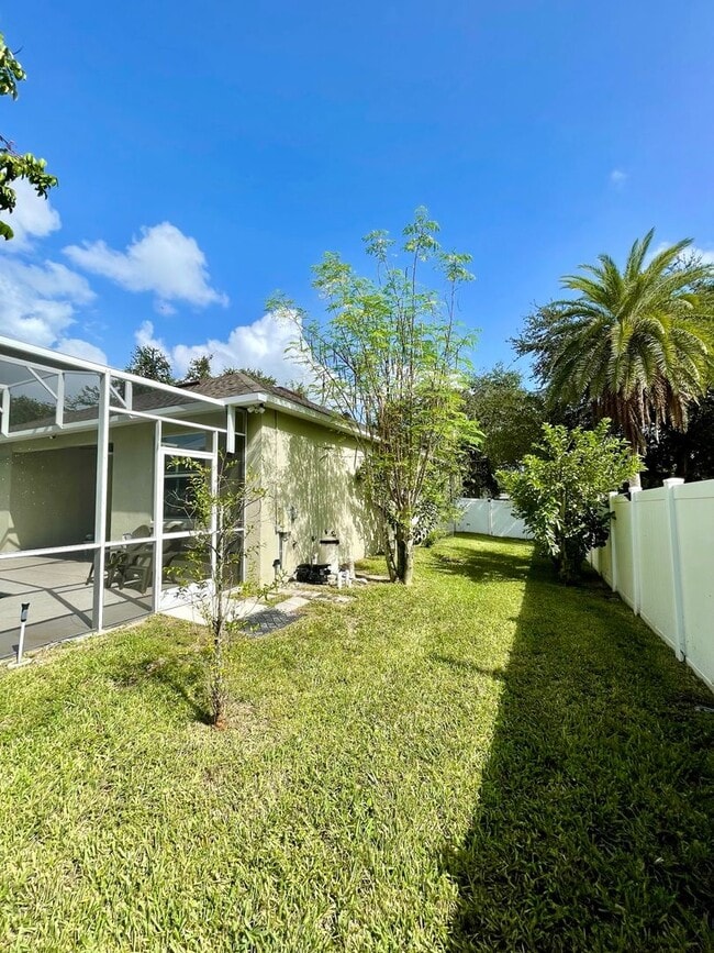 Building Photo - Gorgeous 3/2 Pool Home in Apopka's Parkside at Errol Estate!