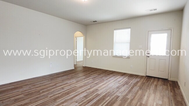 Building Photo - 333 Cedar Crk Dr