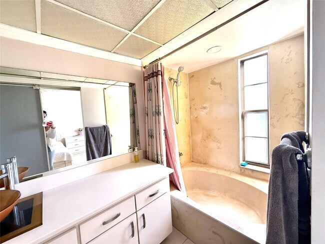 Building Photo - 9440 SW 8th St