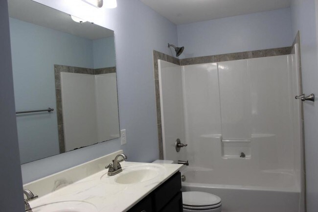 Building Photo - 648 Stonebriar Ave