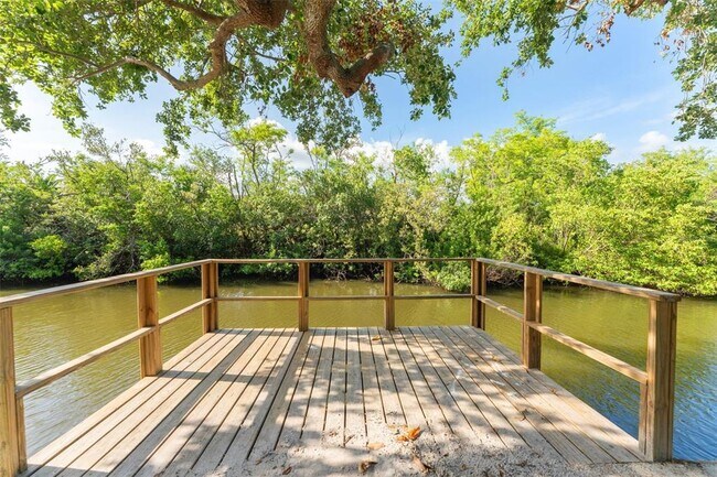 Building Photo - 8703 Driftwood Dr