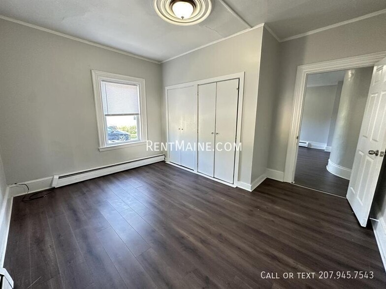 Building Photo - 254 Elm St