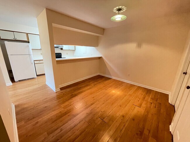 Building Photo - Spacious 3 bedroom in Finley Forest offers convenient location and neighborhood amenities