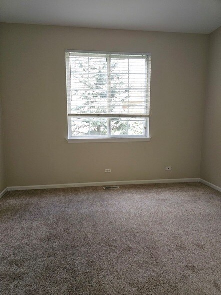 Building Photo - 420 Merry Oaks Rd