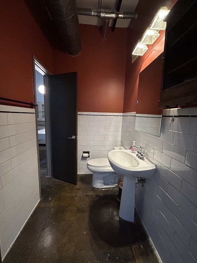 Building Photo - 426 Marietta St NW