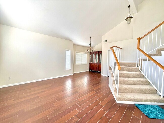 Building Photo - Two Story Four Bedroom home for lease in Jurupa Valley $3,395