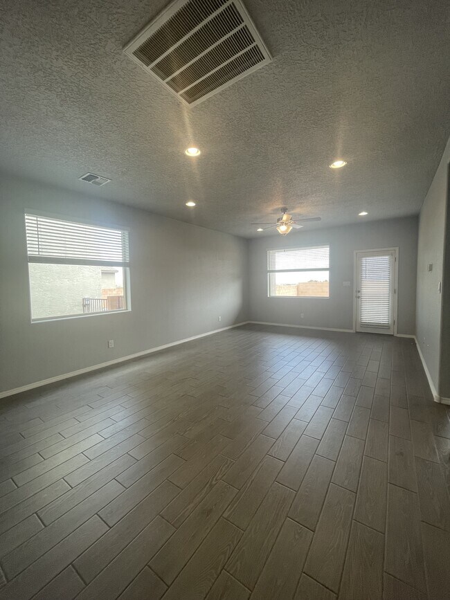 Building Photo - 4839 Blackburn Rd NE