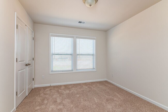 Building Photo - 437 Yellow Fox Rd