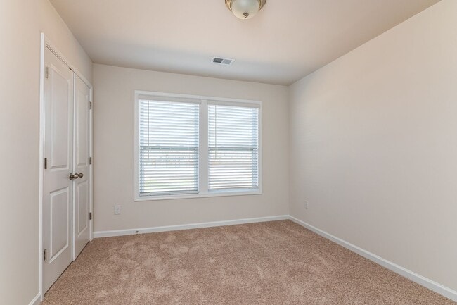 Building Photo - AVAILABLE NOW, Beautiful Home in Greer wit...