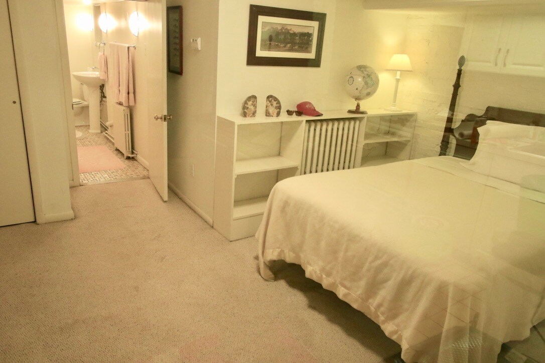 Building Photo - 1713 Riggs Pl NW