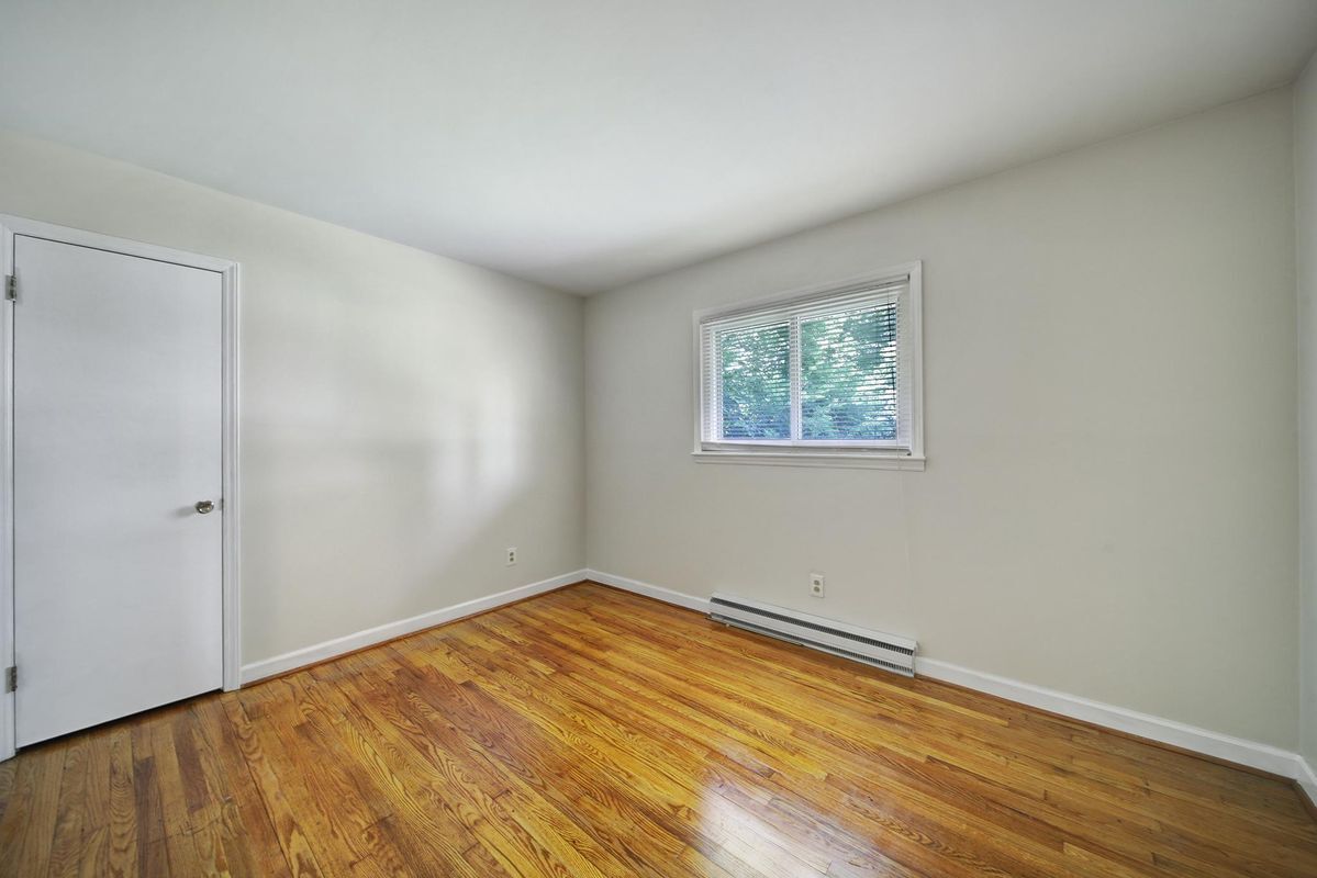 Building Photo - 4301 Briarhill Dr