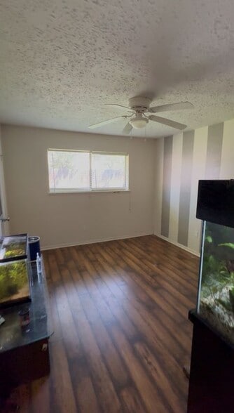 Building Photo - 21430 Park Brook Dr
